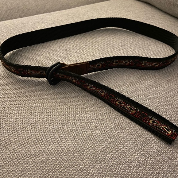 💕Host Pick!💕 Roots Canada Fabric and leather belt - Picture 2 of 8